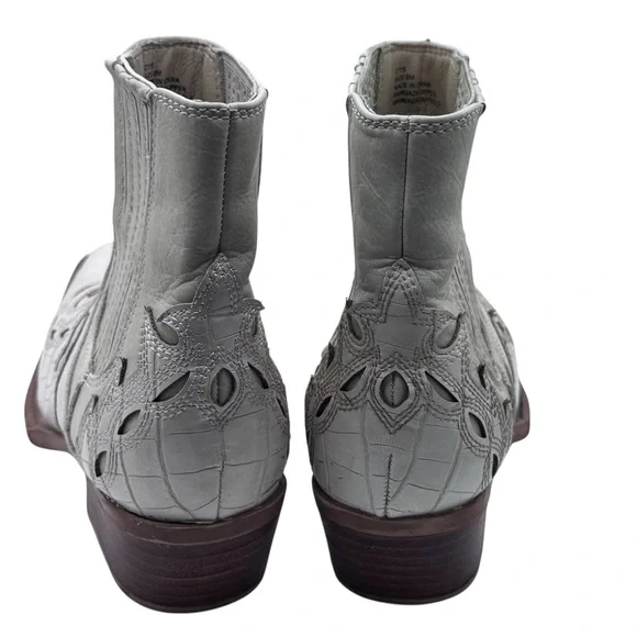 Coconuts by Matisse Otis White Vegan Western Booties - Picture 6 of 16